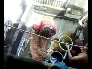 मिक्की ने वाइब्रेटर  ...