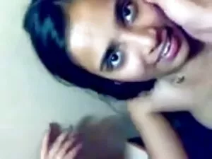 लैटिना ट्रम्प काम कर ...