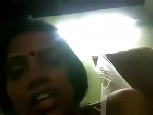 समुद्र तट पर सेक्सी  ...