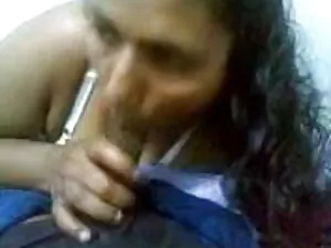 दो बुरा lesbos शेयर  ...