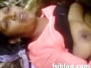 रीना चंचल titties रग ...