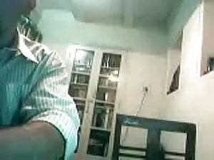 गर्म किशोर एक अजीब त ...