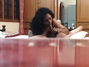 त्रिगुट सेक्सी मूवी  ...