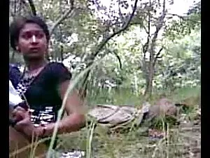 प्यारा युवा श्यामला  ...