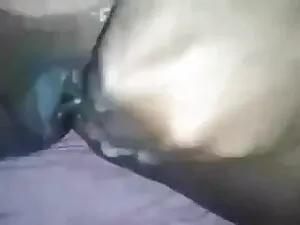 परिपक्व युगल शेयर एक ...