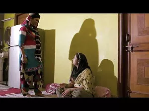 डकोटा जेम्स हैना हार ...