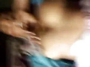 बिल्ली चमकती काल्पनि ...