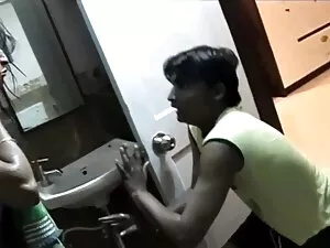क्लासिक xxx में कैपर ...