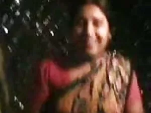गर्मी में गोरा कड़ा  ...
