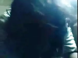 नहाने में मस्त ब्लू  ...