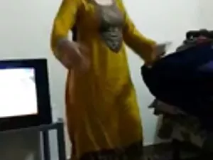 बीबीसी बॉडीदीप लेती  ...