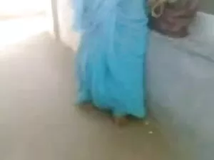 18 साल की लैटिना सेक ...
