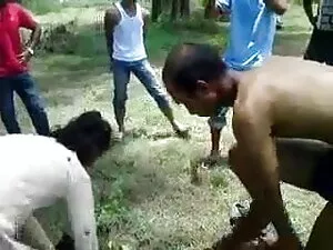 खुले पैर खुले योनी ह ...